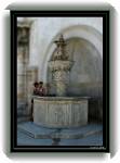 Small Onofrio fountain * 421 x 600 * (35KB)